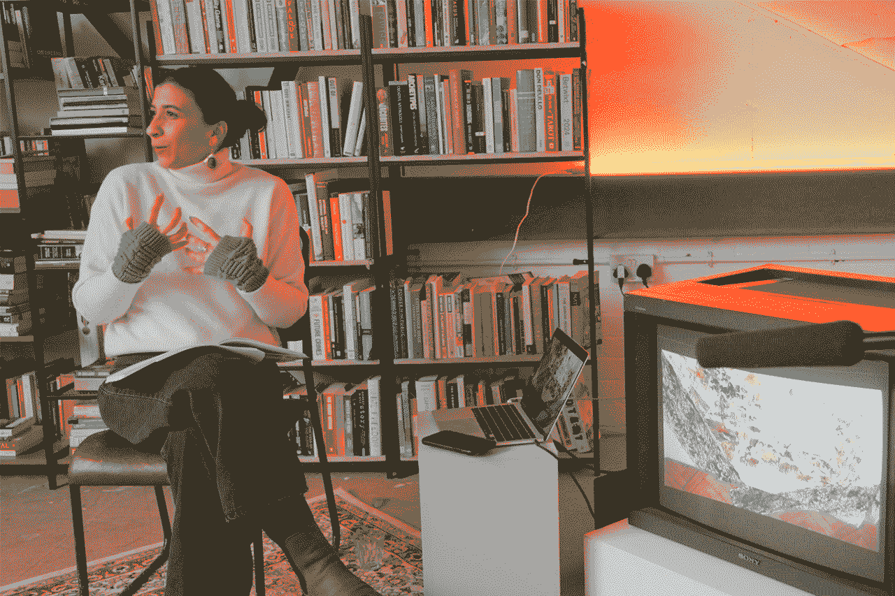 Riham Isaac talking about her practice during the session